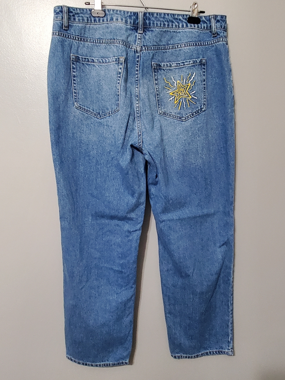 Forever 21 Premium Straight-Leg Jeans with Colorful Embroidery Women's Size 0x - Picture 4 of 10